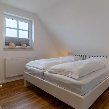 Dom wakacyjny Haushaelfte Evershop Seepferdchen Brösum